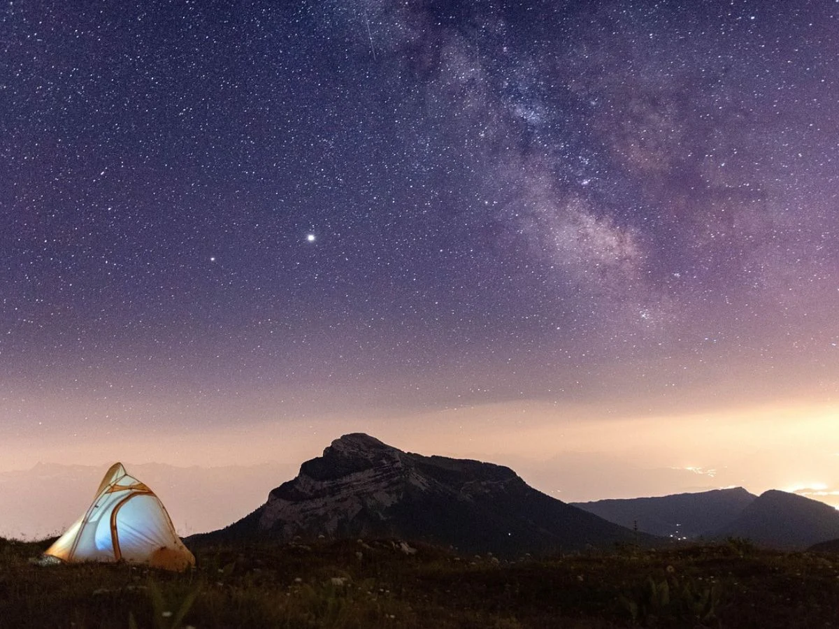 Photographer Sees Rare Giant Red Halo Over Italian Alps