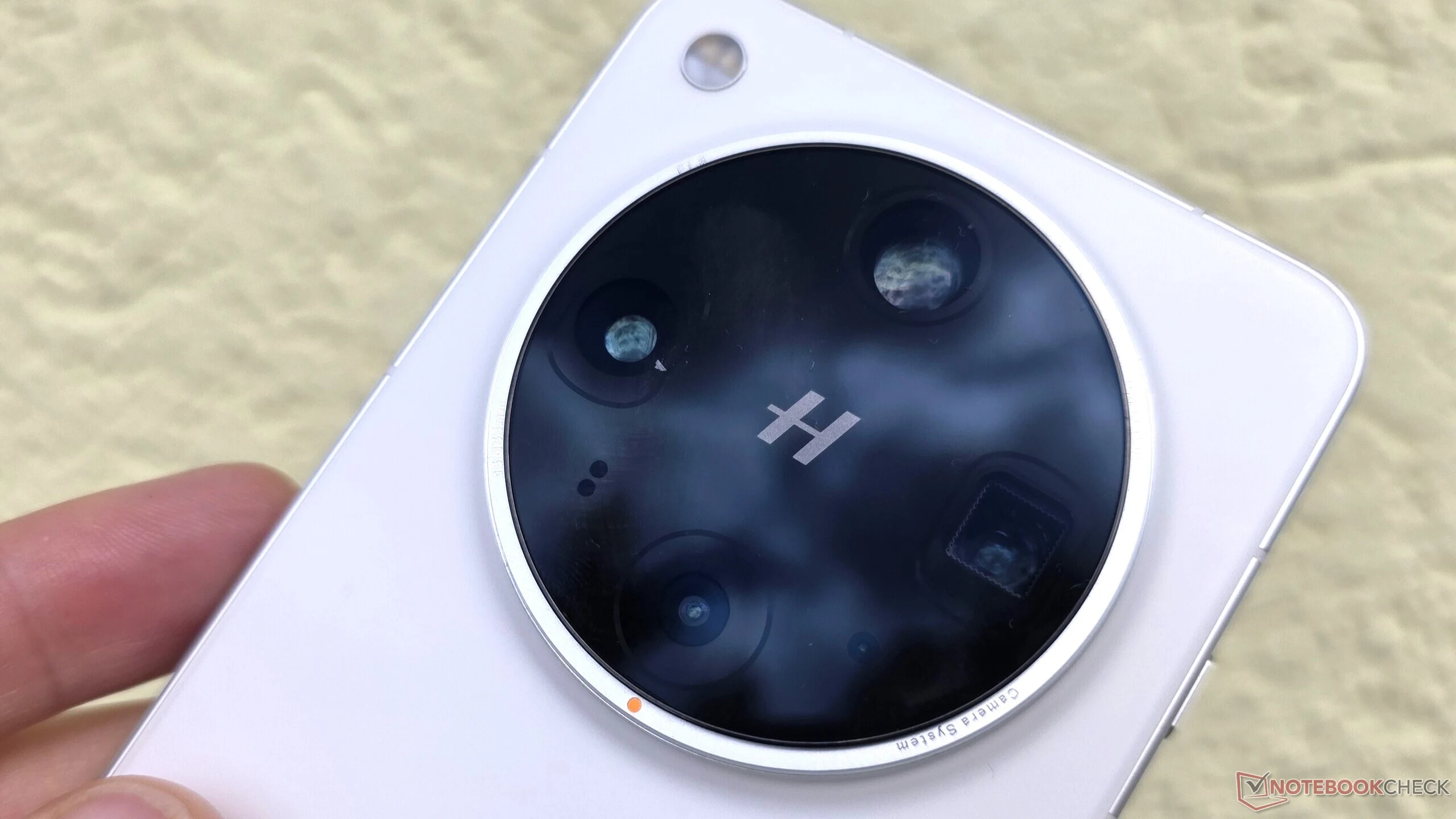 First Flagship Phone with Dual 200 MP Periscope Telephoto Camera