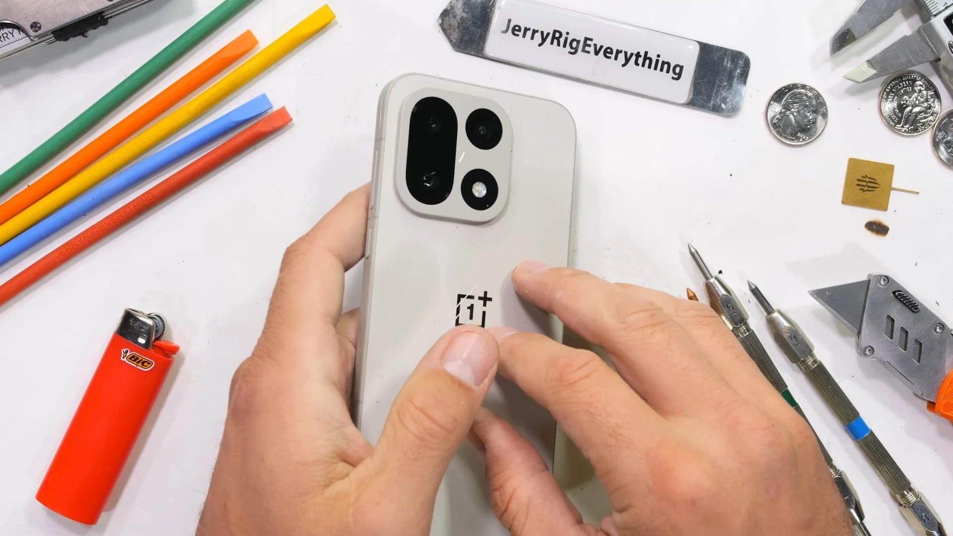 OnePlus 15 Durability Test: Scratches vs. Broken Glass Explained