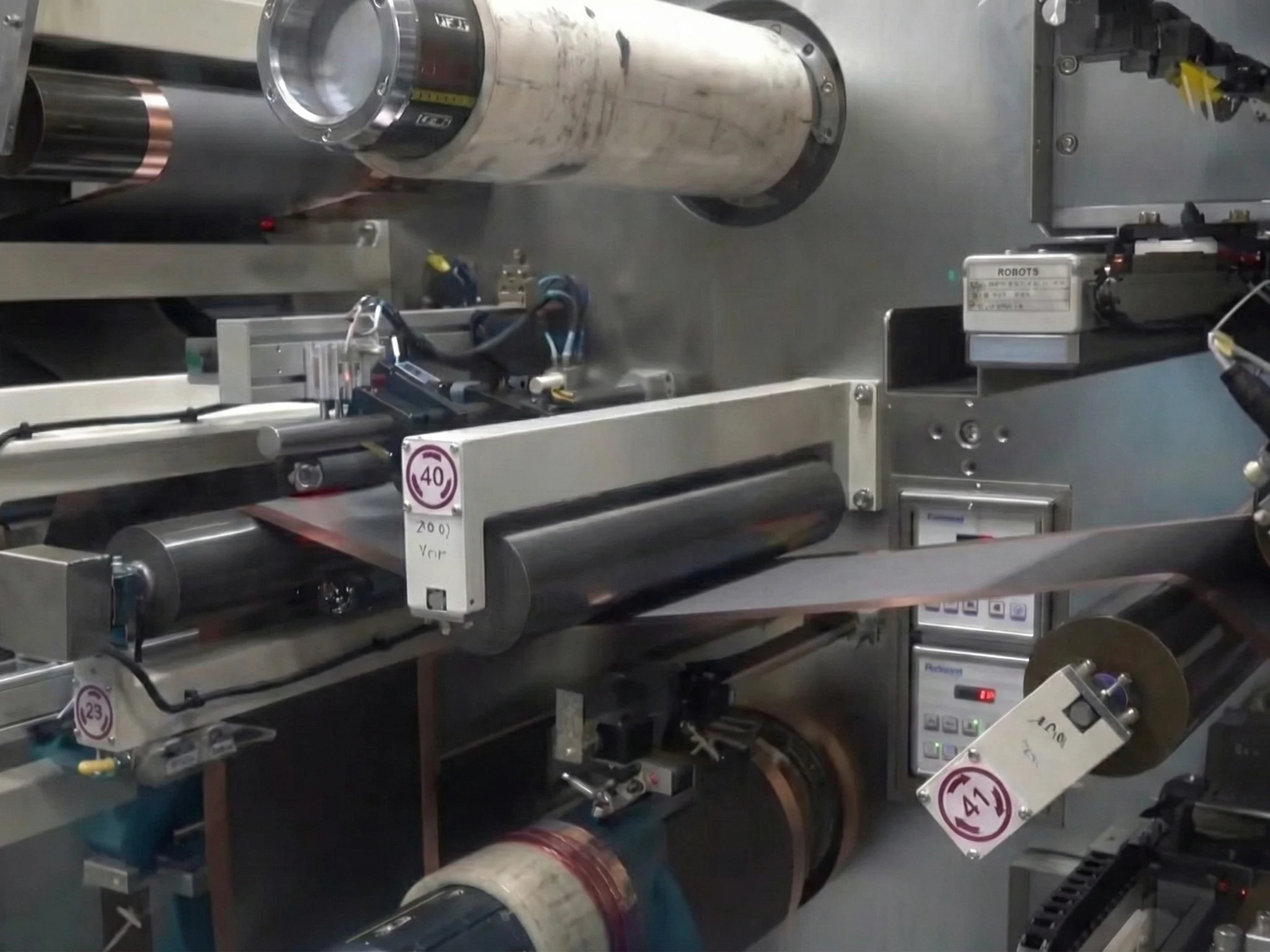 620-Mile Solid-State Batteries Coming in 2026: Say Goodbye to Range Anxiety