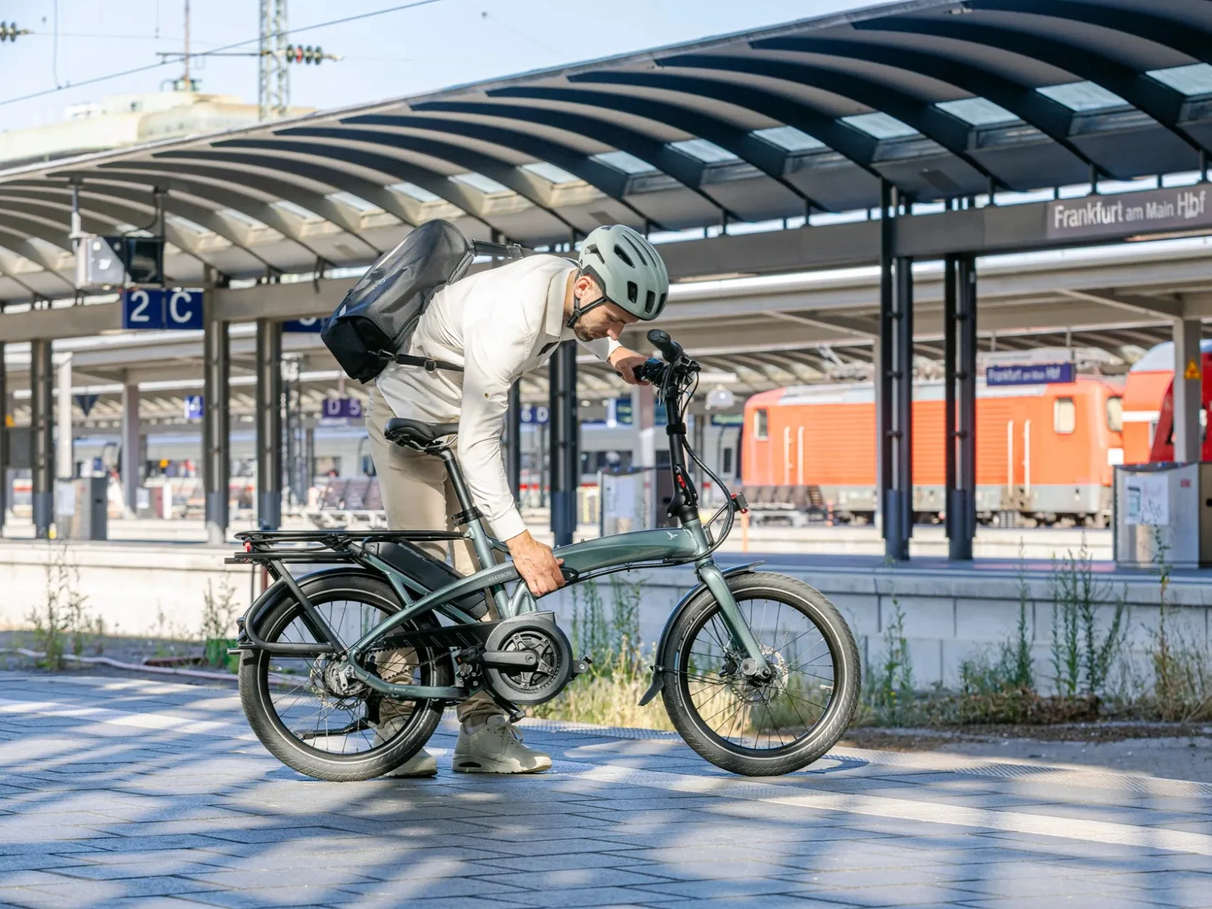 Tern Launches Next-Gen Vektron E-Bike with Foldable Design