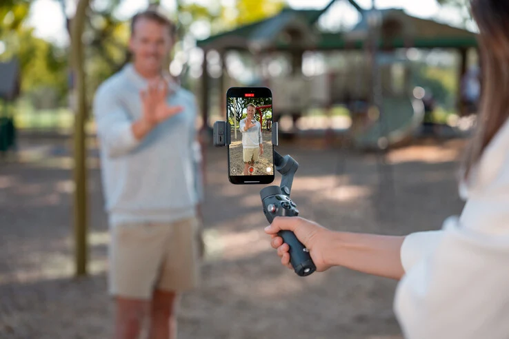 DJI Osmo Mobile 8: Apple DockKit & 360° Panning Support Added