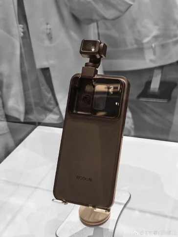 Honor Robot Phone with Gimbal Camera Revealed in Hands-On Photos