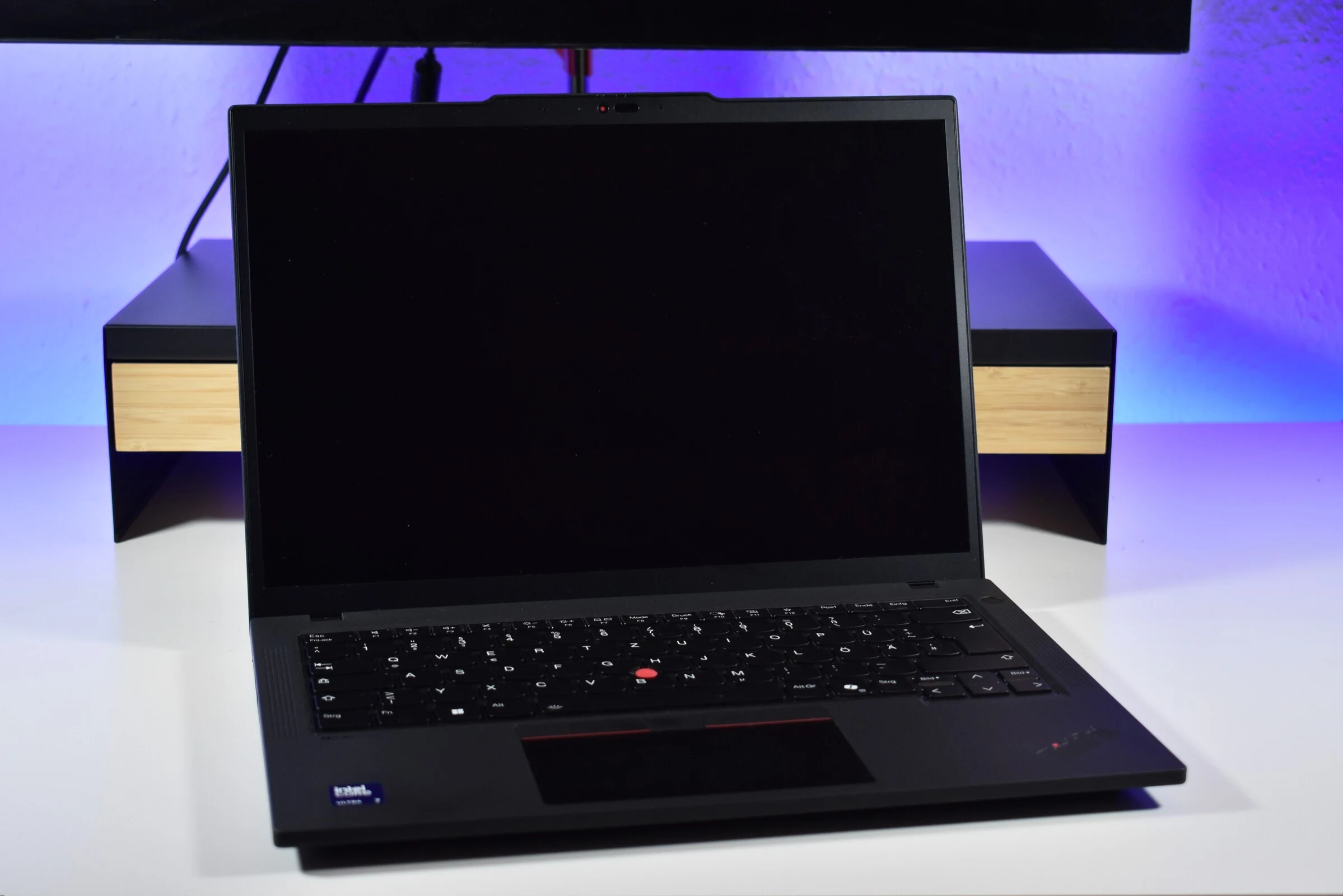 Improve Screens: A Key Issue in Popular Business Laptops