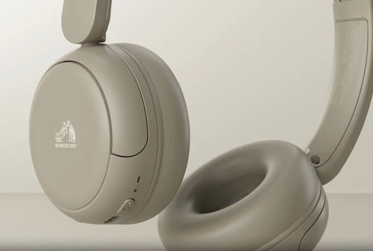 Lightweight JVC Kenwood HA-S60W Wireless Headphones with Foam Earpads