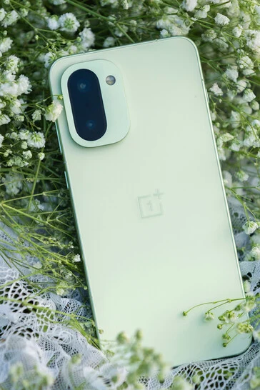 OnePlus 15R Revealed in New Photos with Confirmed Large Battery