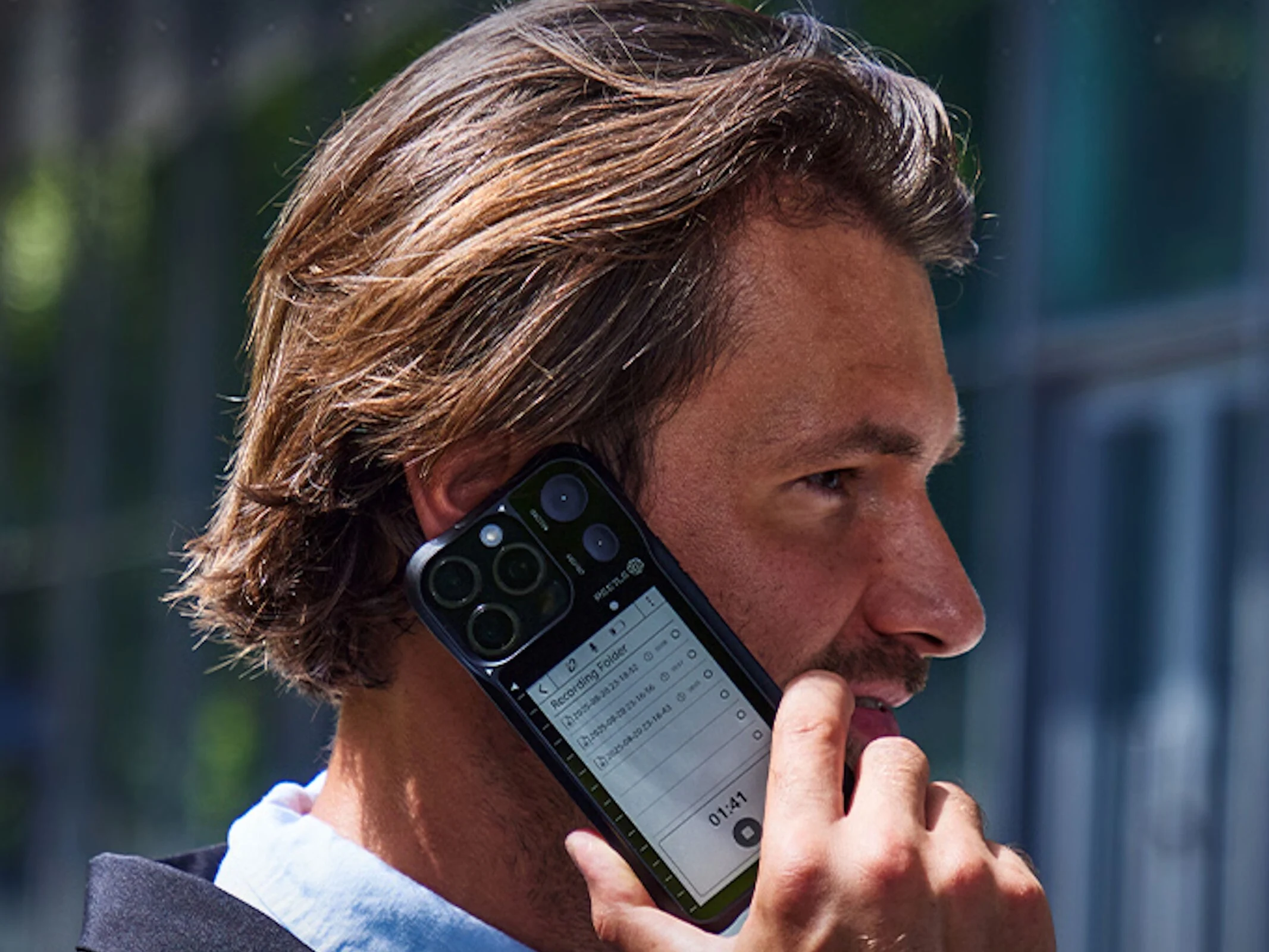 Affordable iPhone Accessory with Versatile E-Ink Display