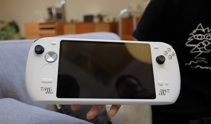 Ayaneo Next II Video Shows Size of AMD Strix Halo Handheld