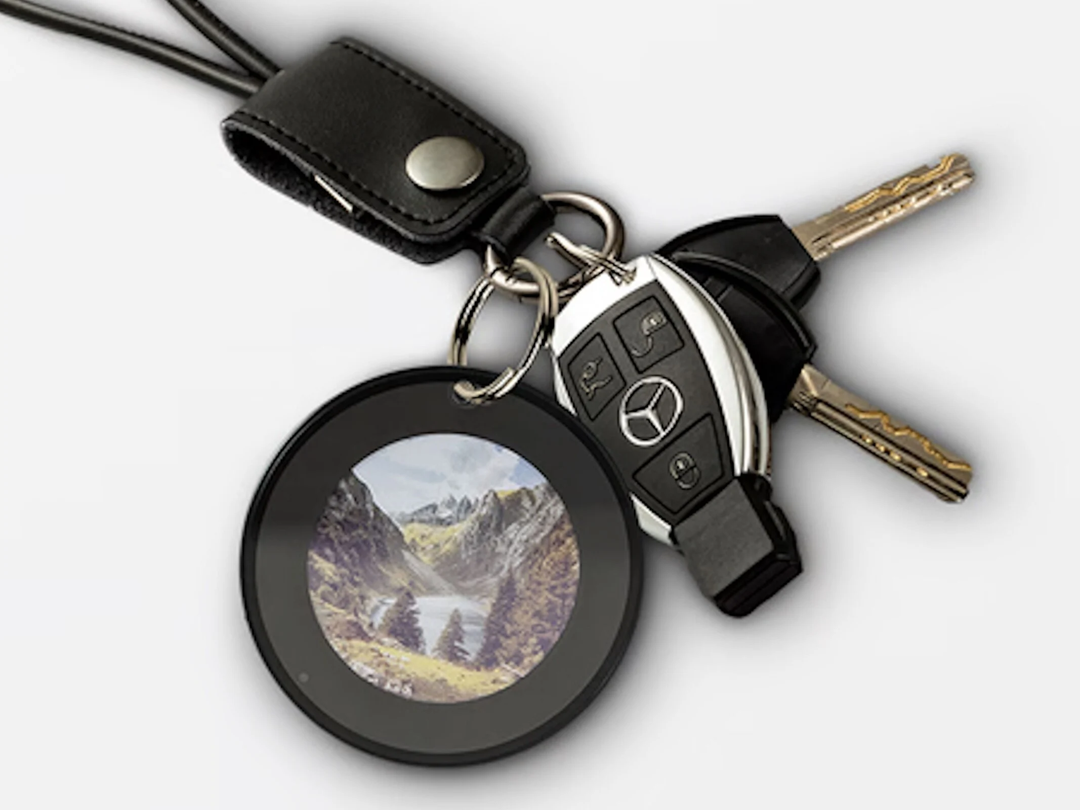Smart Tag for iPhone & Android with E-Ink Display
