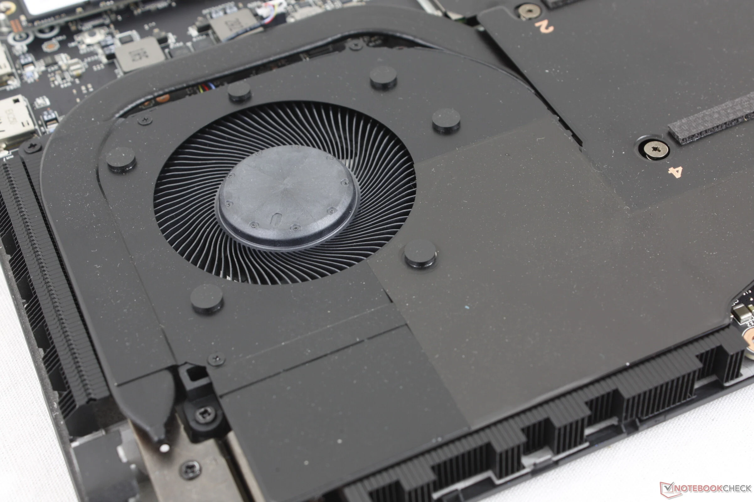 MSI Stealth 18 HX Cooler Boost Mode: Not Needed for Gaming