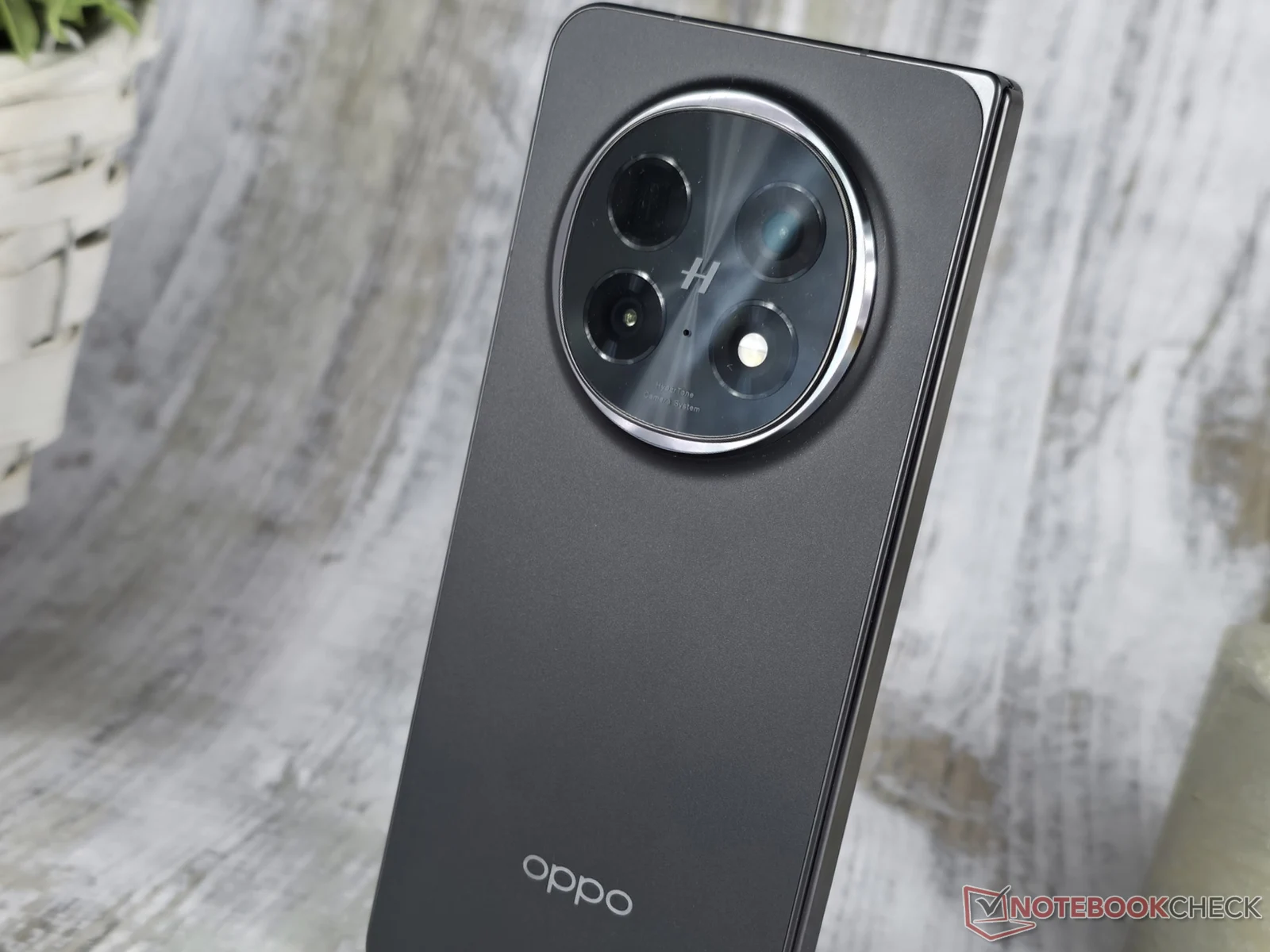 Oppo Find N6 vs Galaxy Z Fold 7: Snapdragon 8 Elite Gen 5 Launch