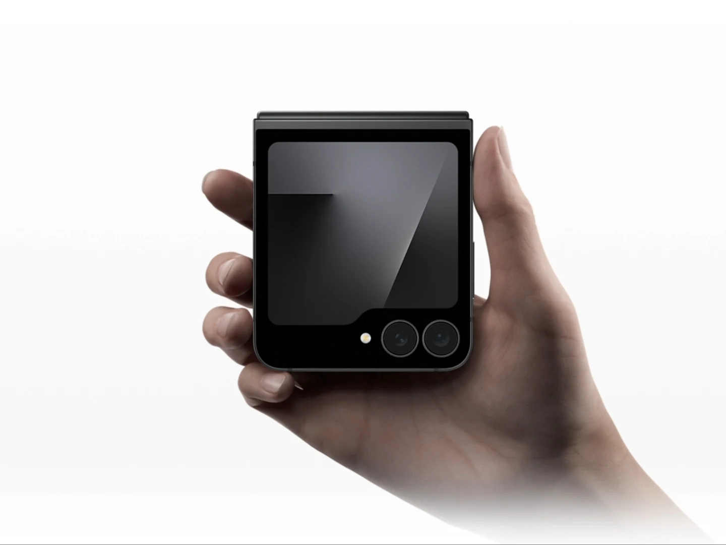 Samsung Galaxy Z Flip 8 FE: Major Upgrade Over Z Flip 7 FE Expected