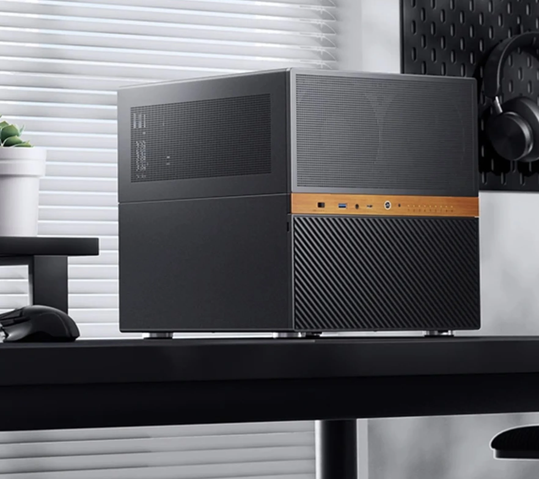 Jonsbo N6 NAS Chassis: 9 Hot-Swap 3.5-Inch Drive Slots Available