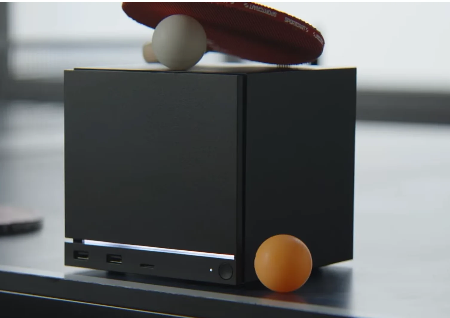 Valve’s Steam Machine: Compact Gaming PC with Custom AMD Chip