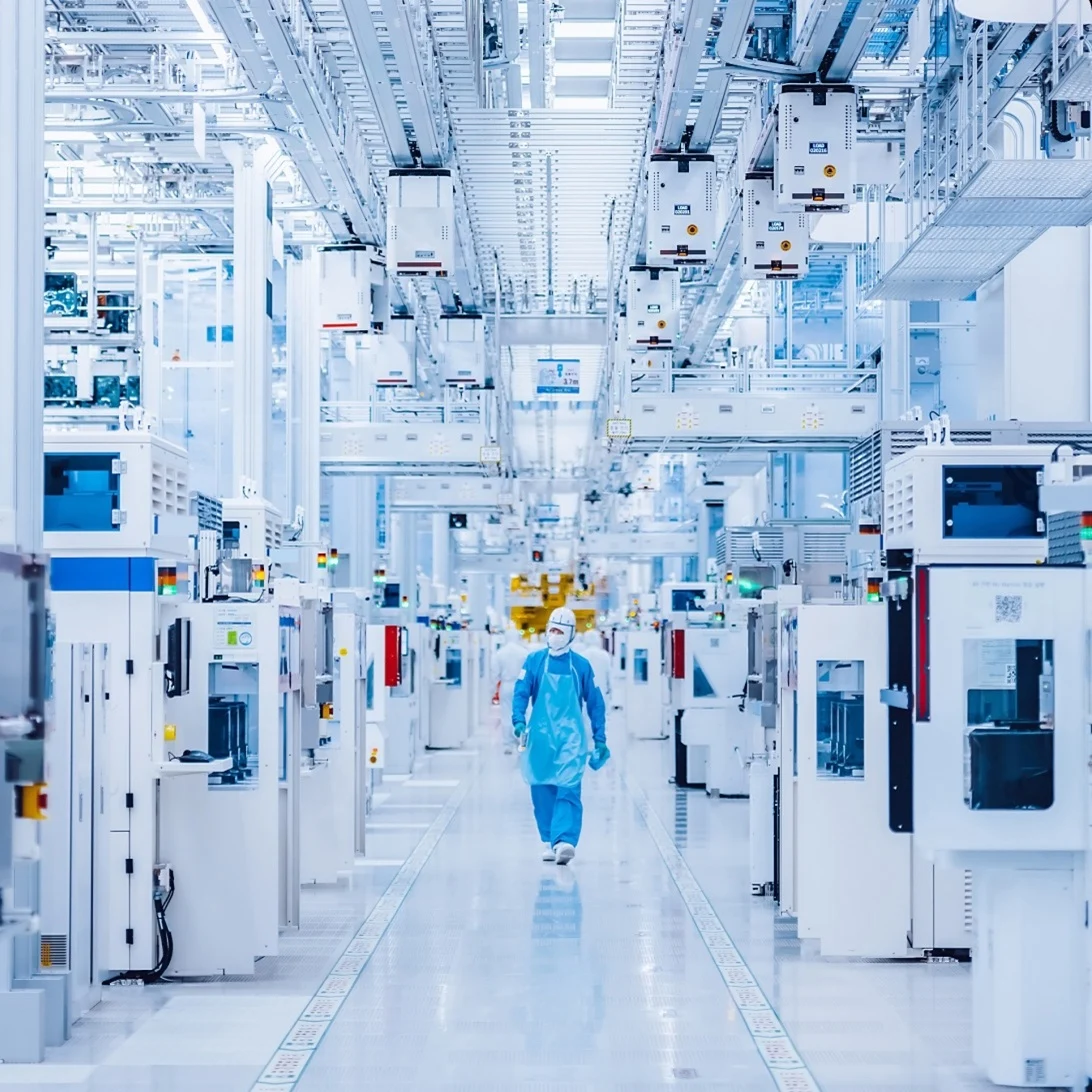 Samsung Poised to Regain Top DRAM Spot Amid Earnings Surge