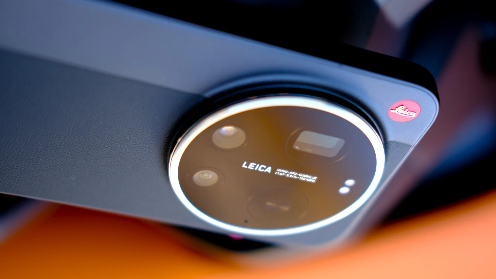Xiaomi 17 Ultra by Leica: Import Caution & Zoom Ring Issues