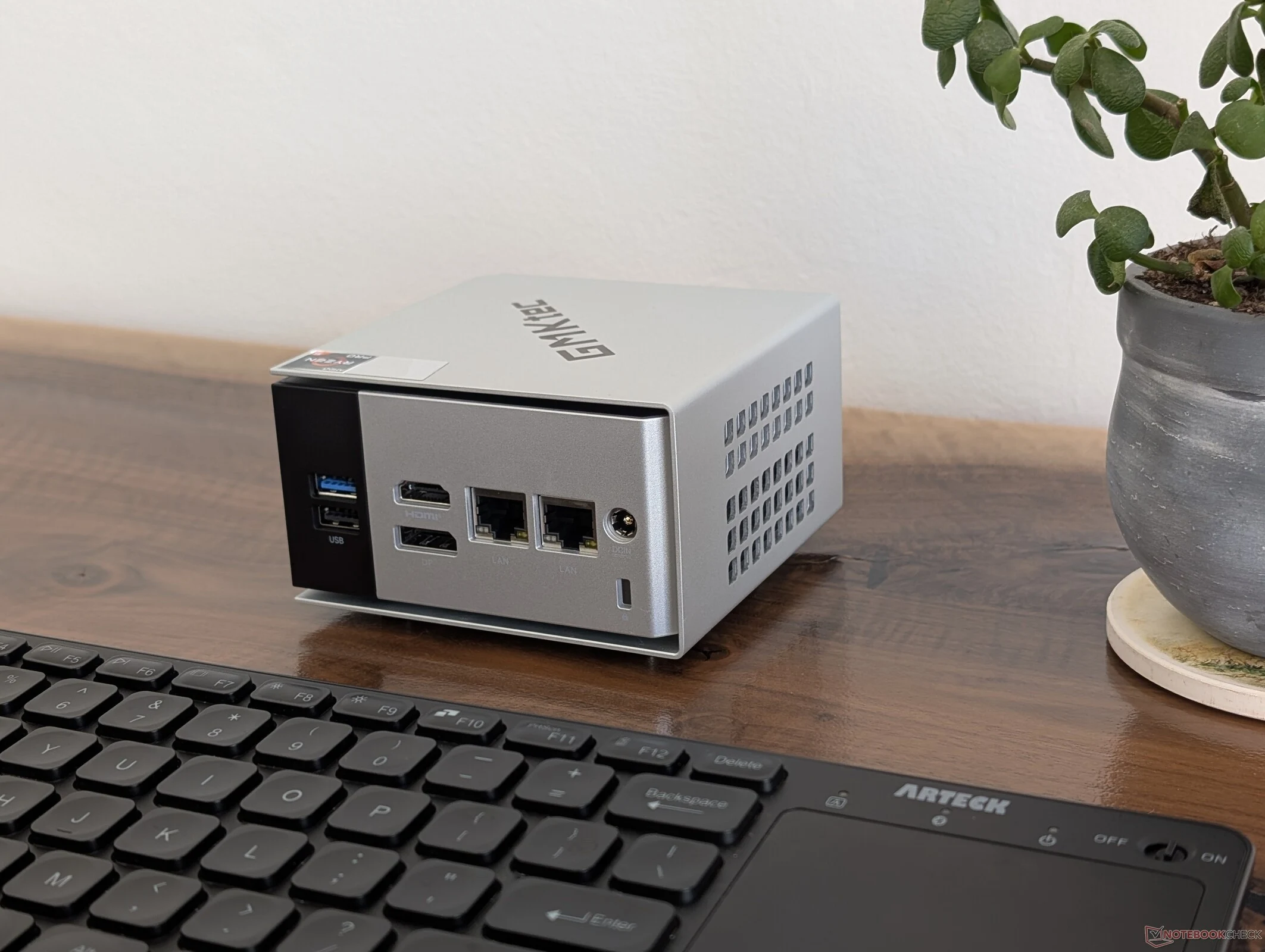 GMKtec NucBox M8: New Mini PC with AMD Zen 3+ Processor