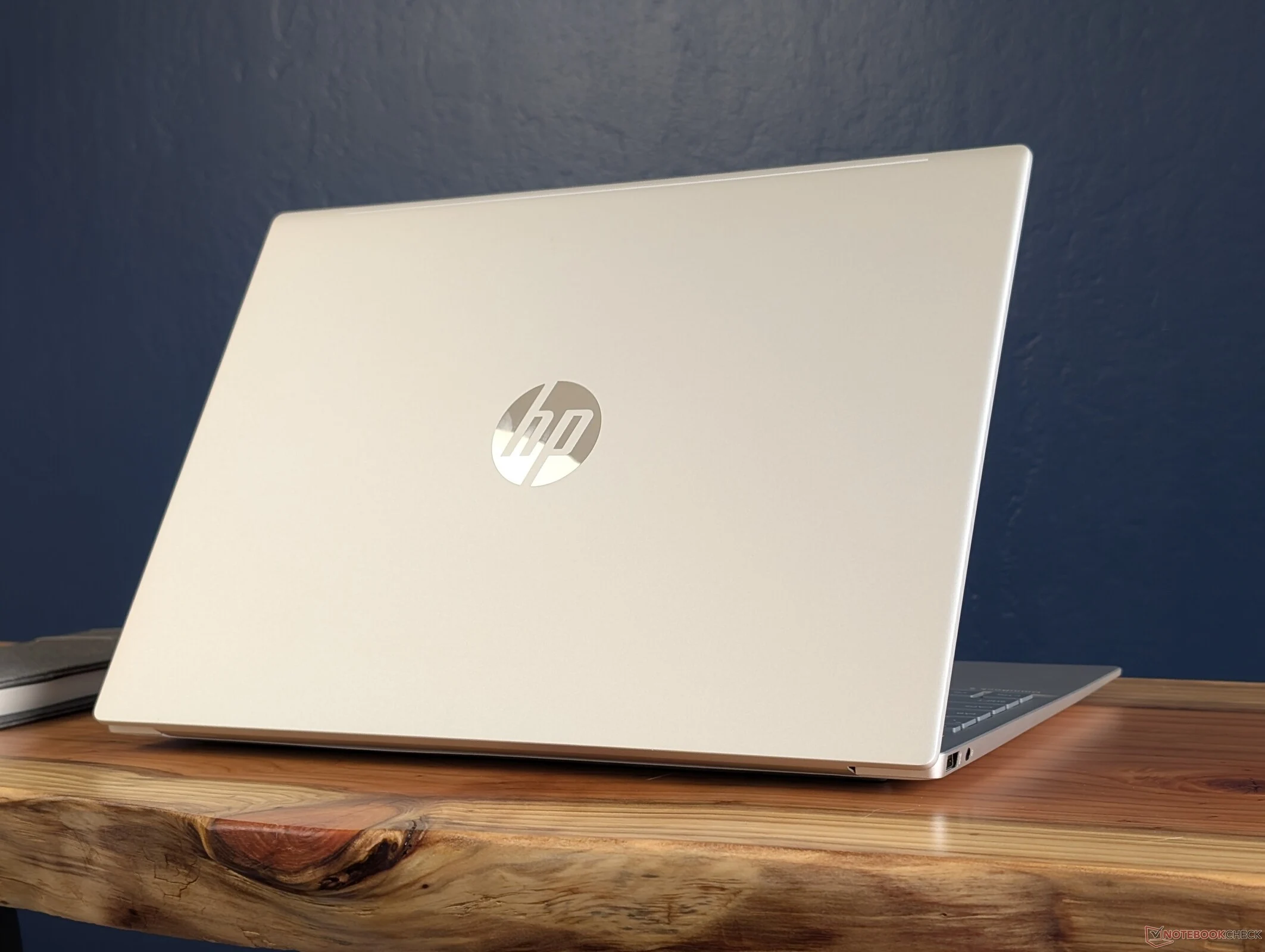 HP OmniBook 5 16 Review: Simple Design with Reliable Performance
