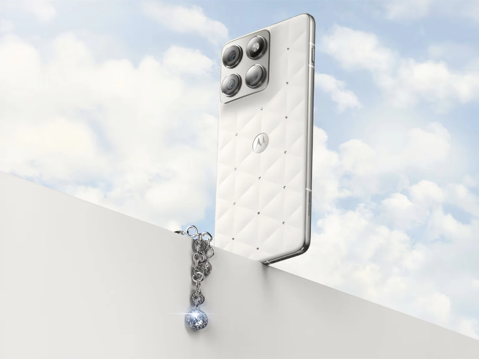 Motorola Edge 70: Ultra-Thin Smartphone with Swarovski Crystals