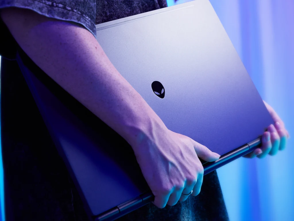 Alienware Aurora 16X: Portable Gaming with OLED and RTX 50 GPUs