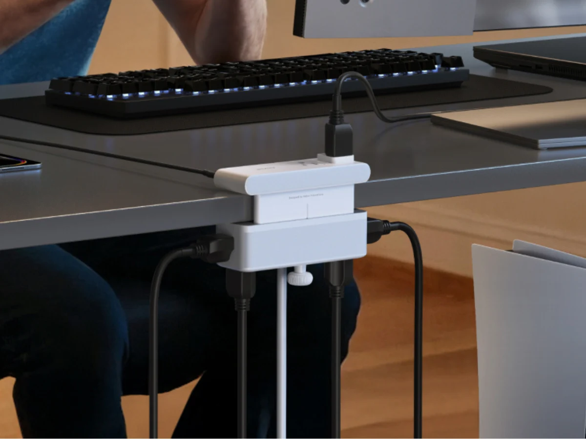 Anker Launches New Clamp Design Desktop Charger for Easy Use