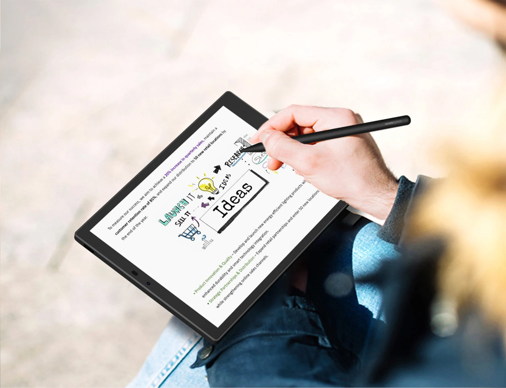 Hannspree Lumo: Sun-Readable Compact Tablet with rLCD Screen