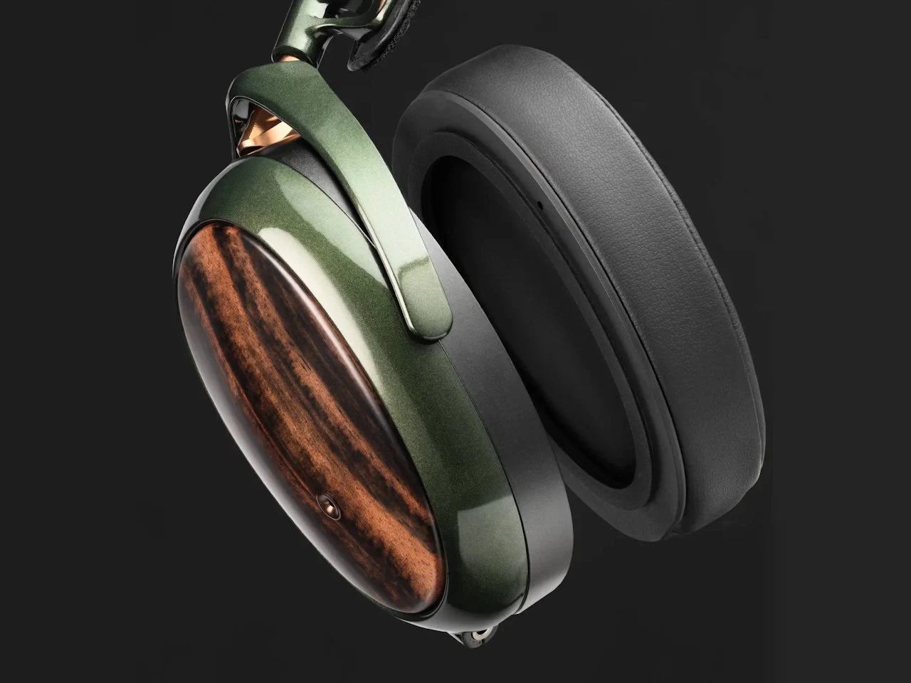 Meze Audio Launches Strada Headphones with Magnetic Ear Pads