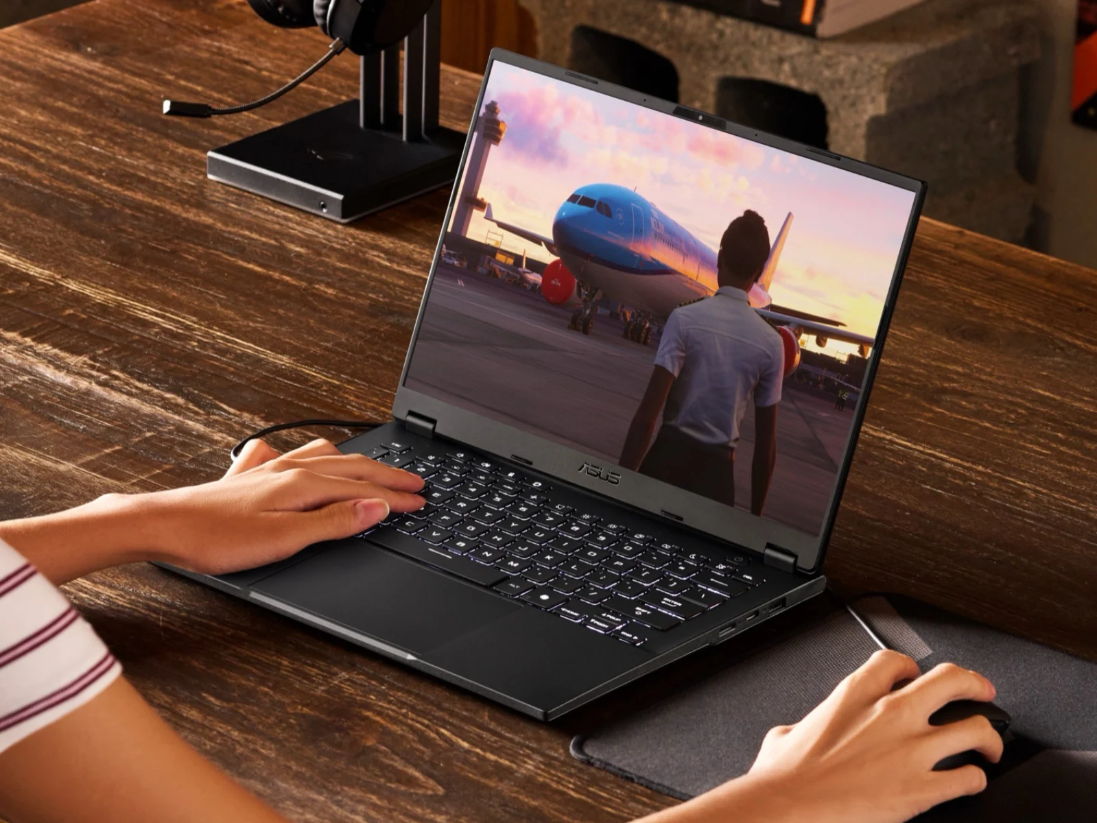 Asus TUF Gaming A14: Lightweight Laptop with New AMD Strix Halo