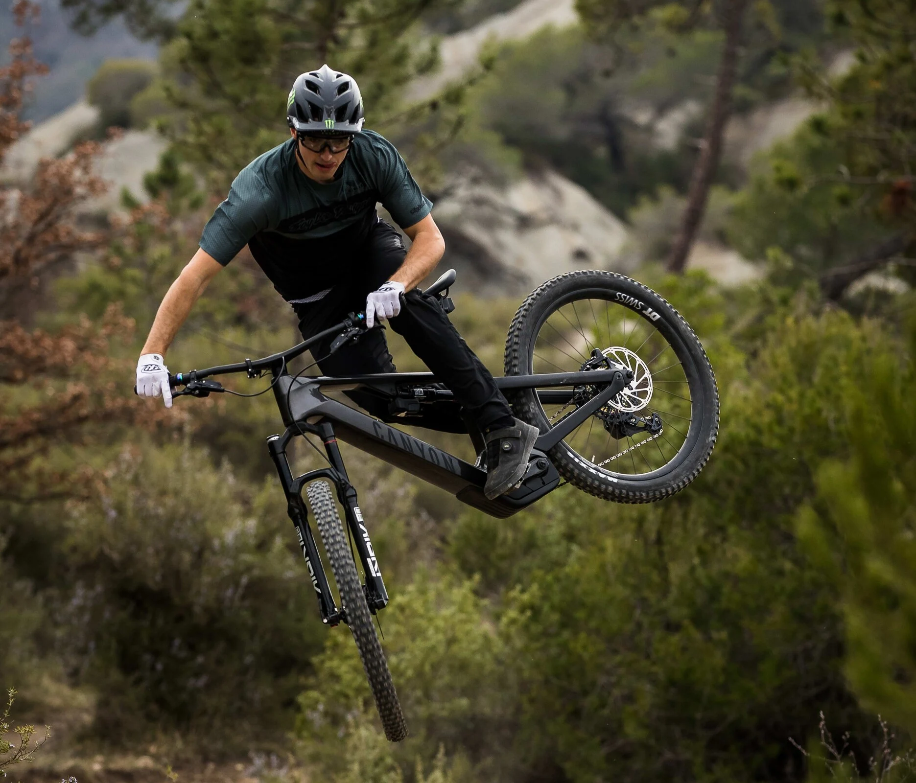 Canyon Launches 2 High-Performance E-Bikes with Carbon Frames