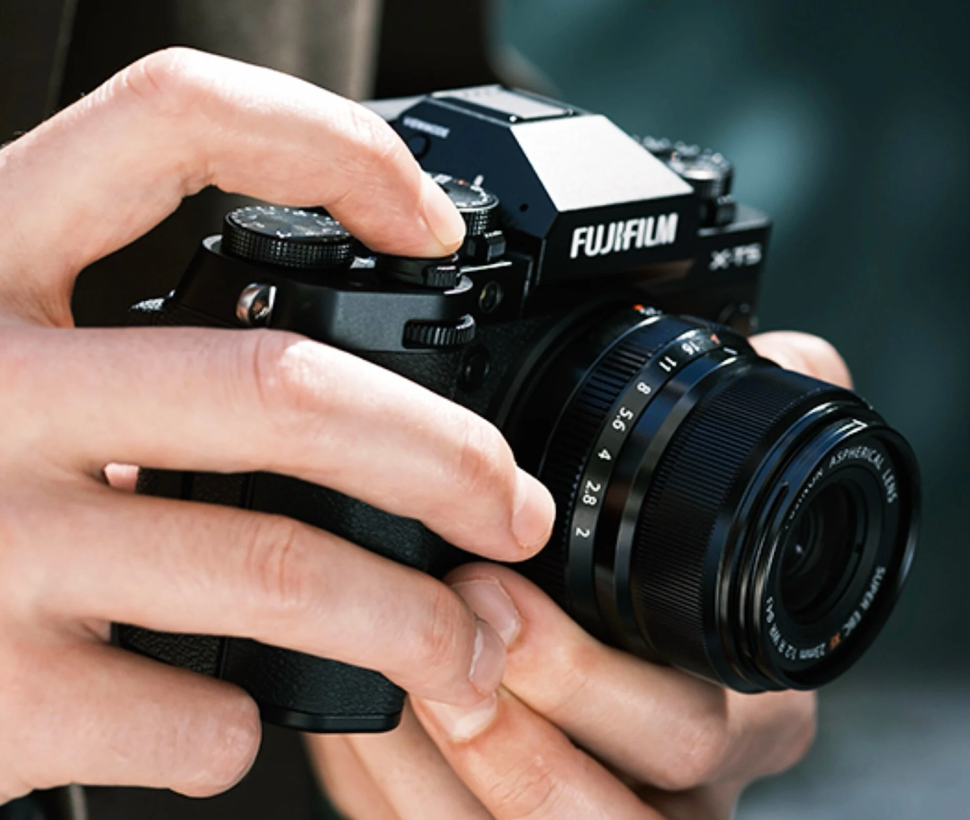 Fujifilm X-T6 Launching in September: 200MP Mode and Upgrades