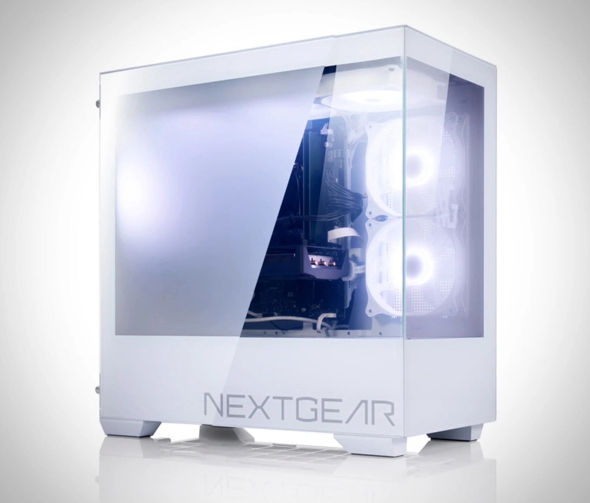 NextGear Gaming Tower: Transparent at the Touch of a Button