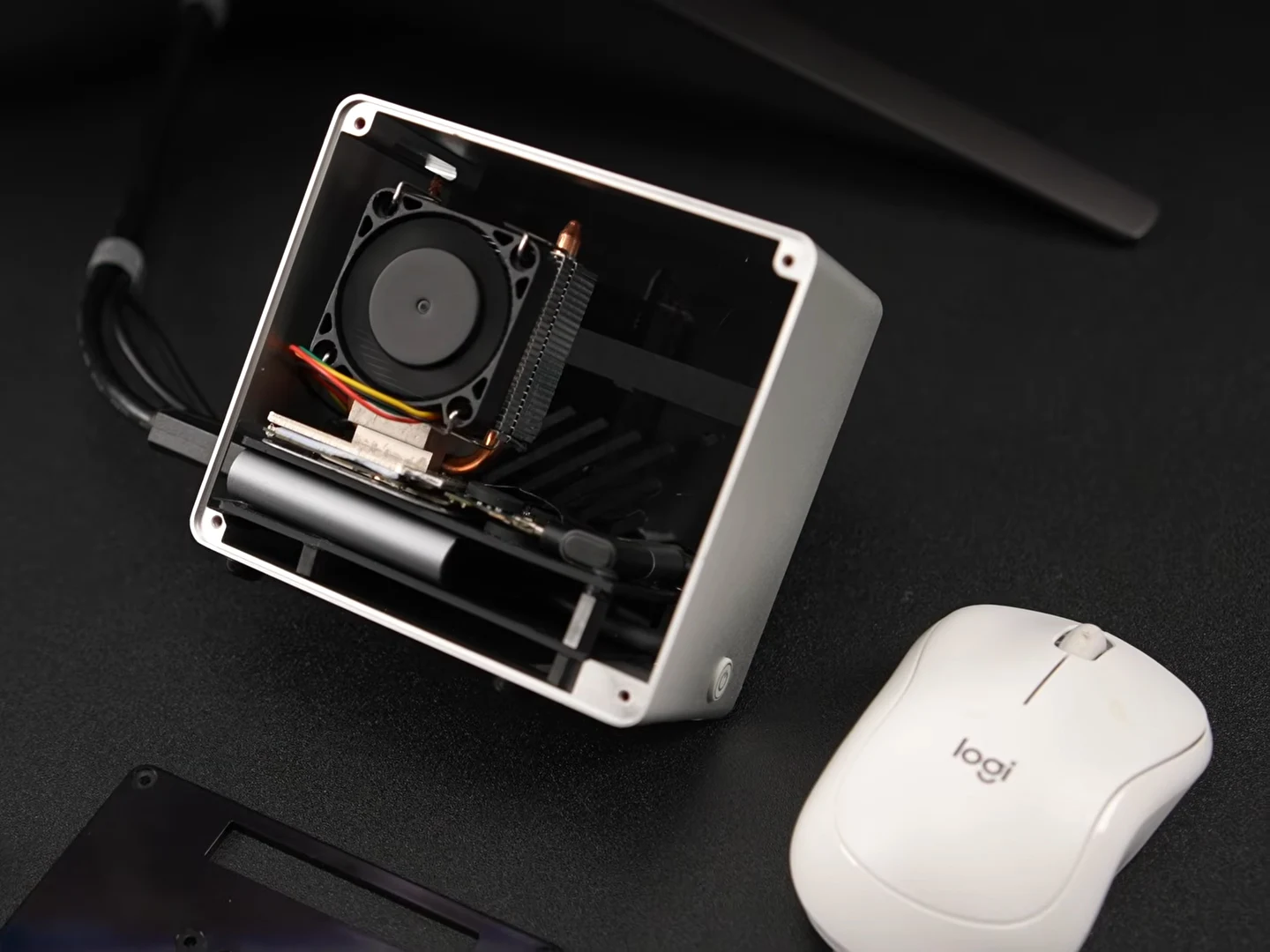 Turn a Cracked Smartphone into a Mini PC for Gaming Under $100