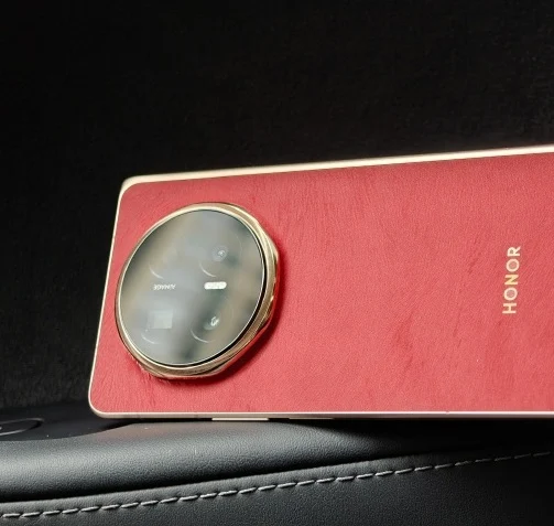 Honor Magic V6: Largest Foldable Battery, Release Delay Possible