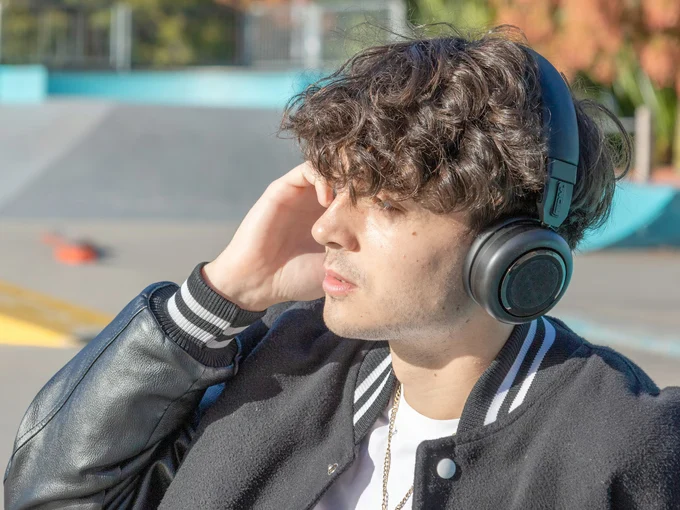 TDM Neo Headphones: Transform into Bluetooth Speaker on Kickstarter