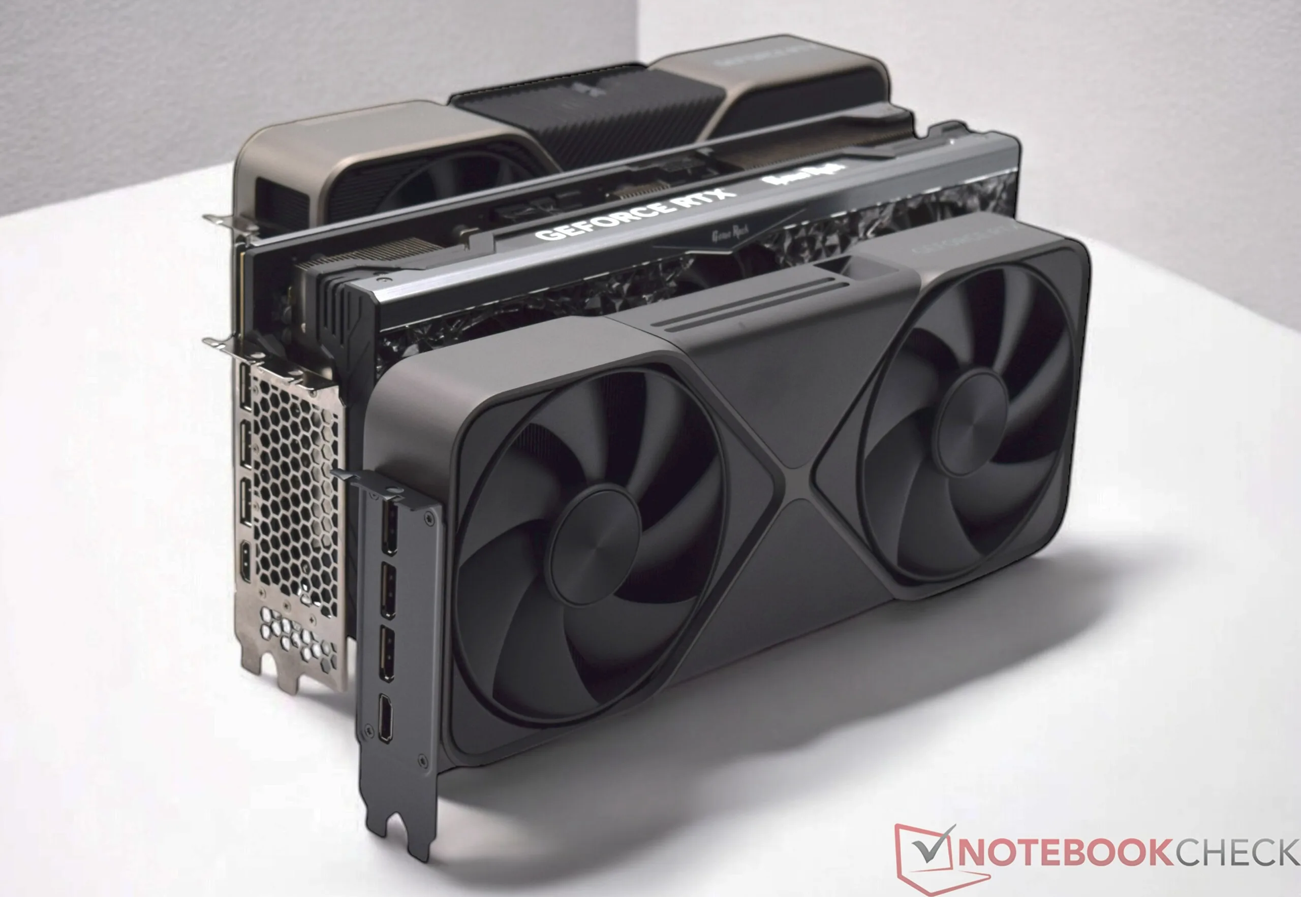 DLSS 4.5 Outperforms AMD FSR in Test with 6,700 Gamers