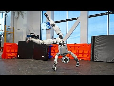 Boston Dynamics Atlas Robot Performs Backflip and Cartwheel