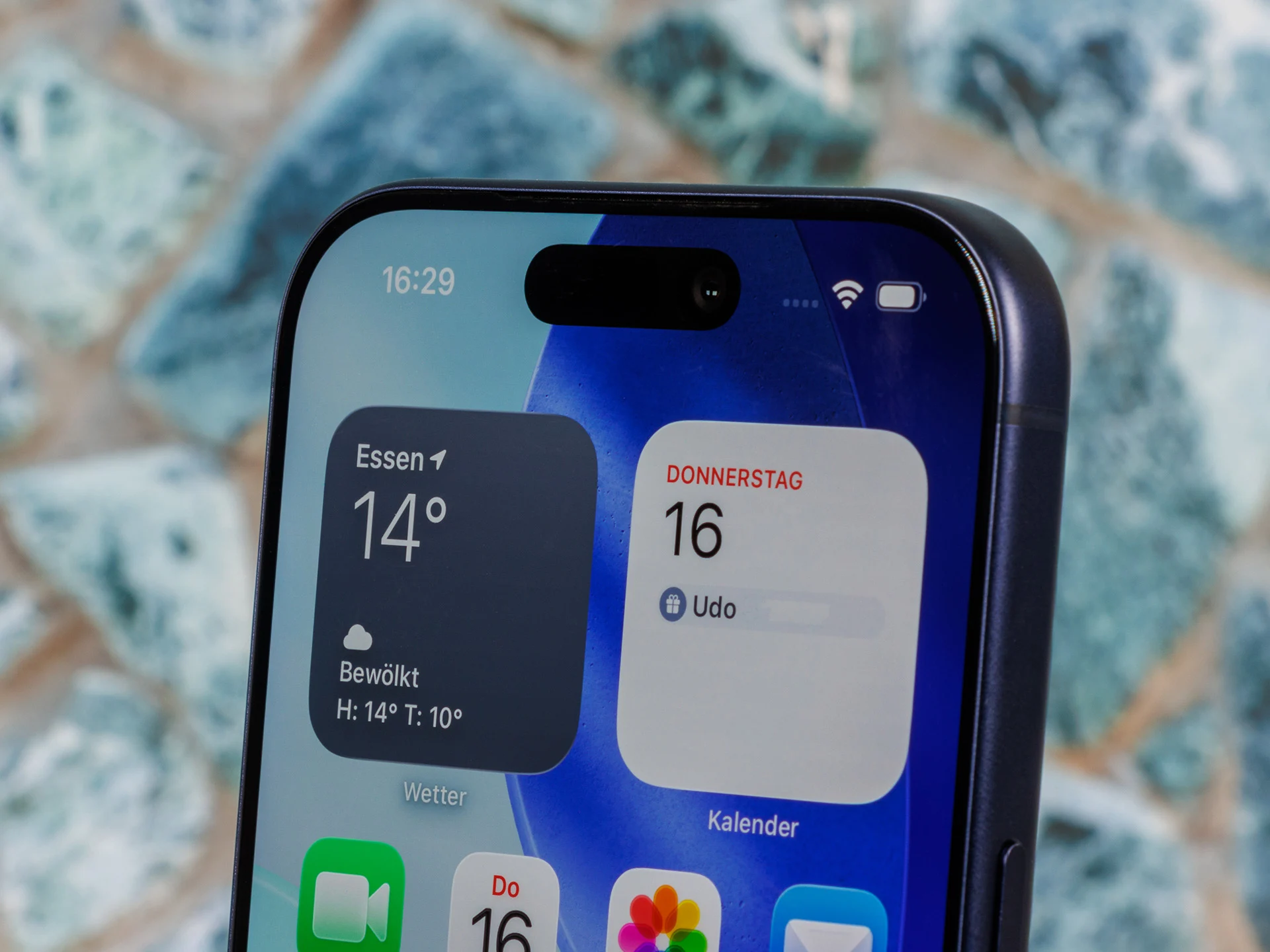 Apple iPhone 18 Pro May Feature Enhanced Selfie Cameras
