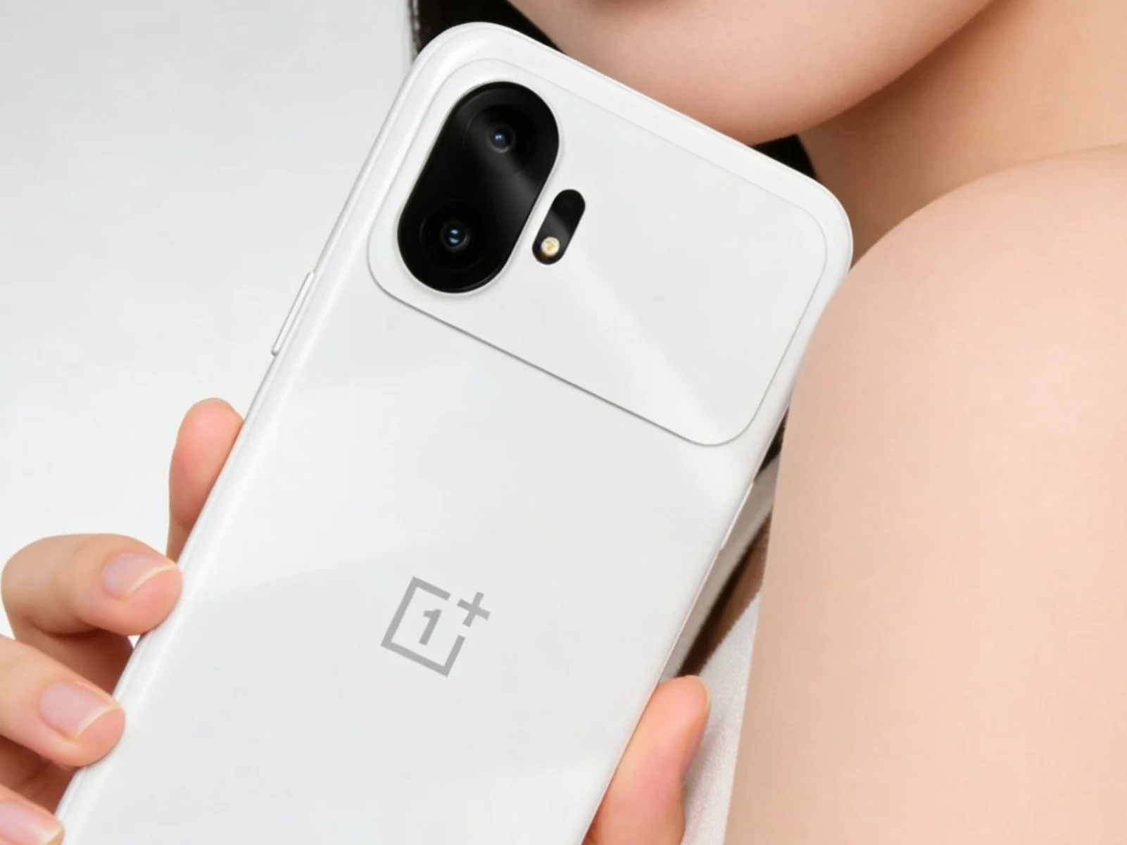 OnePlus Unveils Compact Flagship Design Ahead of Announcement
