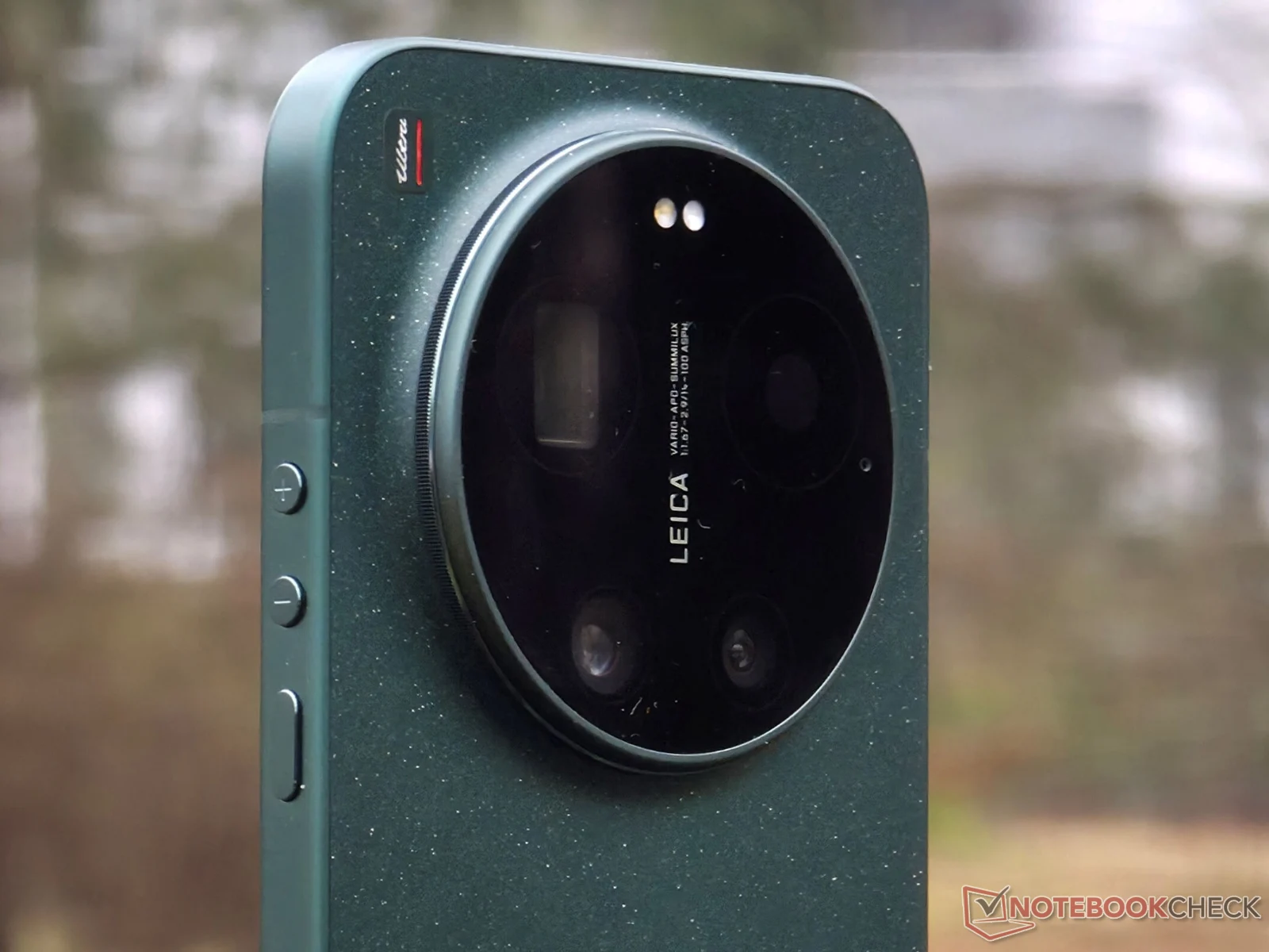Xiaomi 17 Ultra Update Brings Exclusive Leica Camera Features