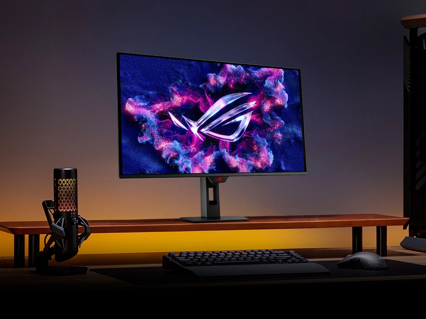 Lenovo Launches New 15-Inch OLED Laptop with Intel Panther Lake