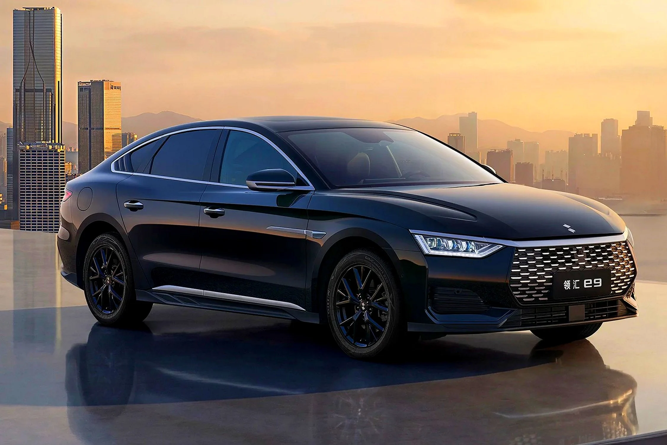 BYD Spins Off Electric Taxi Unit Linghui Offers $2,300 Free Charging