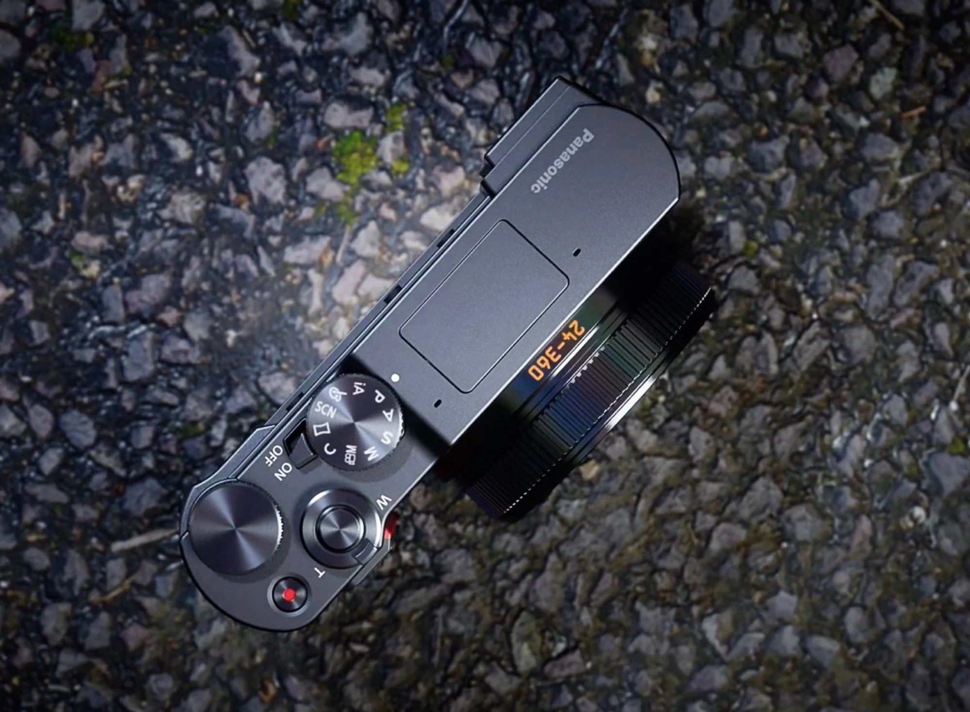 Panasonic Lumix TZ300: 1-Inch Sensor & 24-360mm Leica Lens