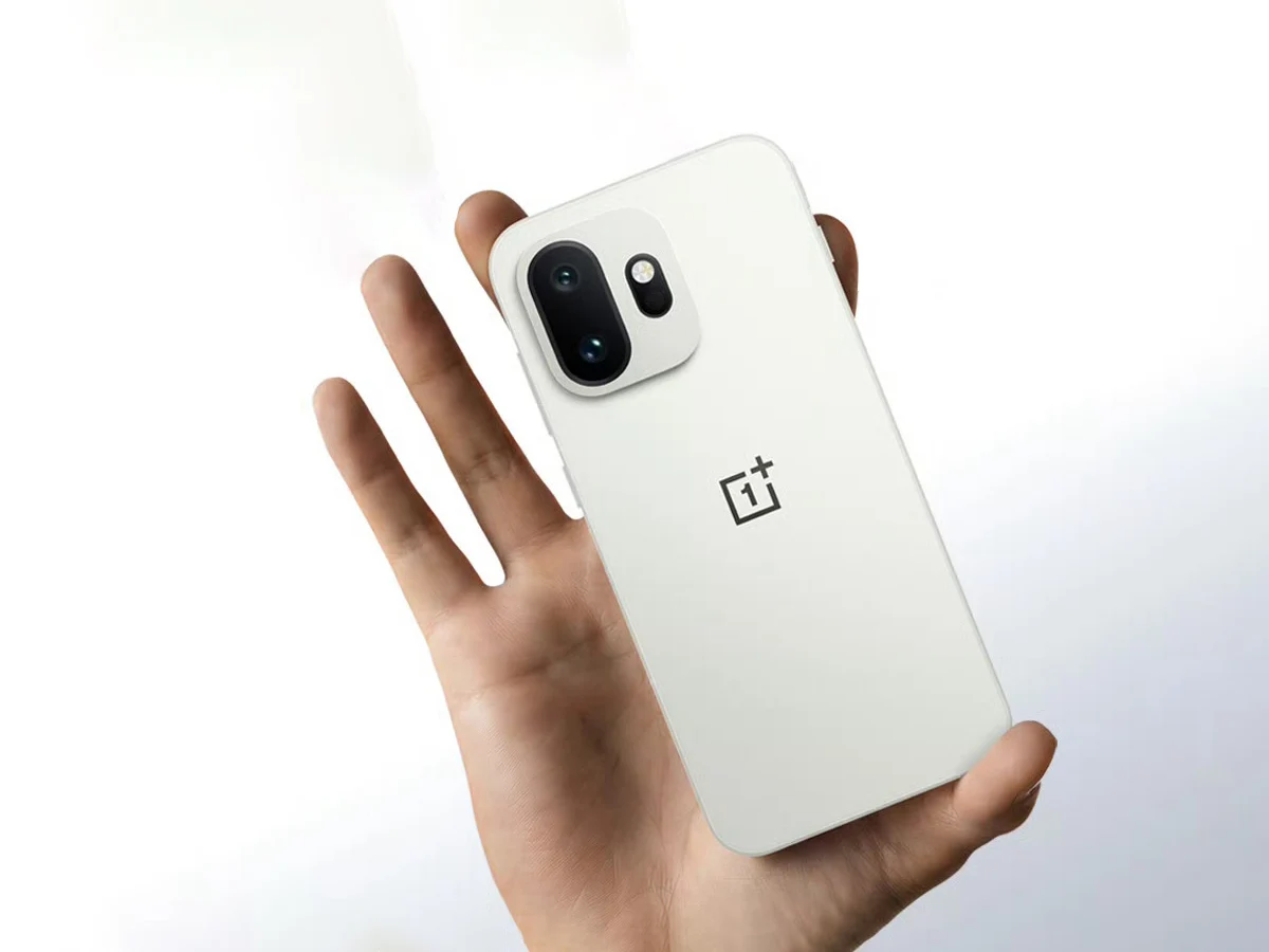OnePlus 15T Real-Life Photos Reveal Compact Flagship Features