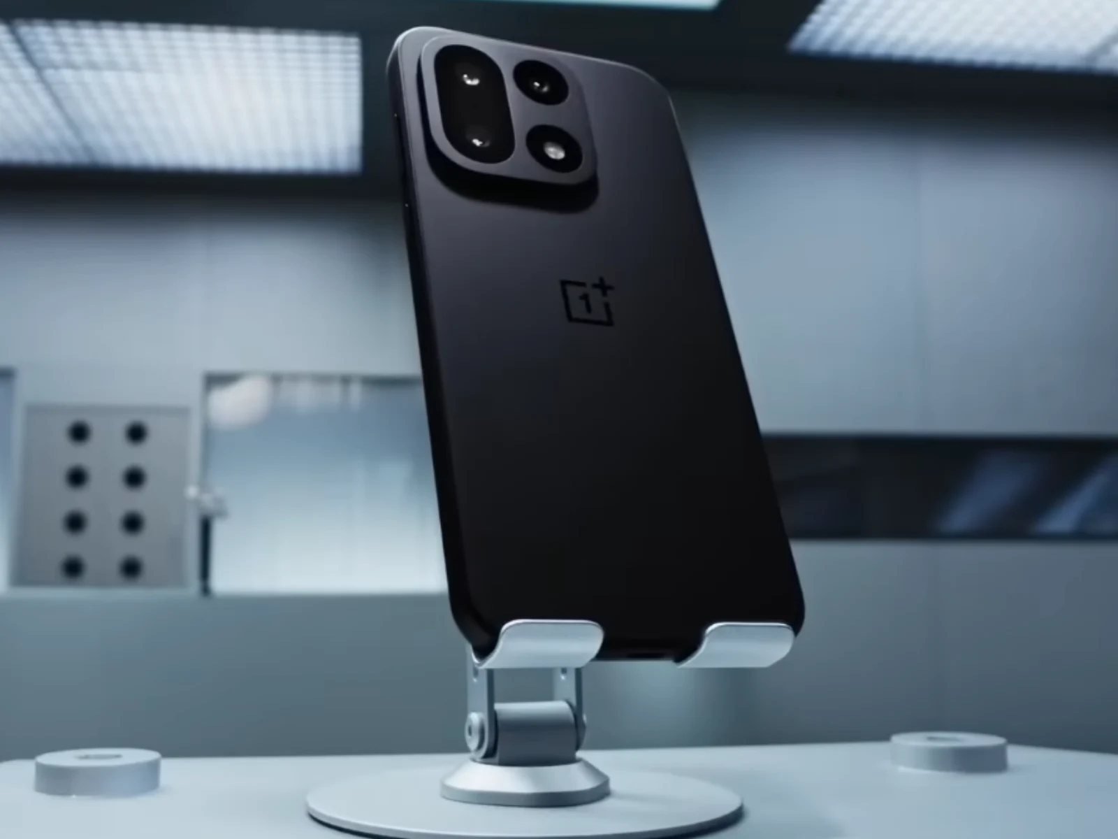 OnePlus 16 Leak Uncovers Key Details About Primary Camera