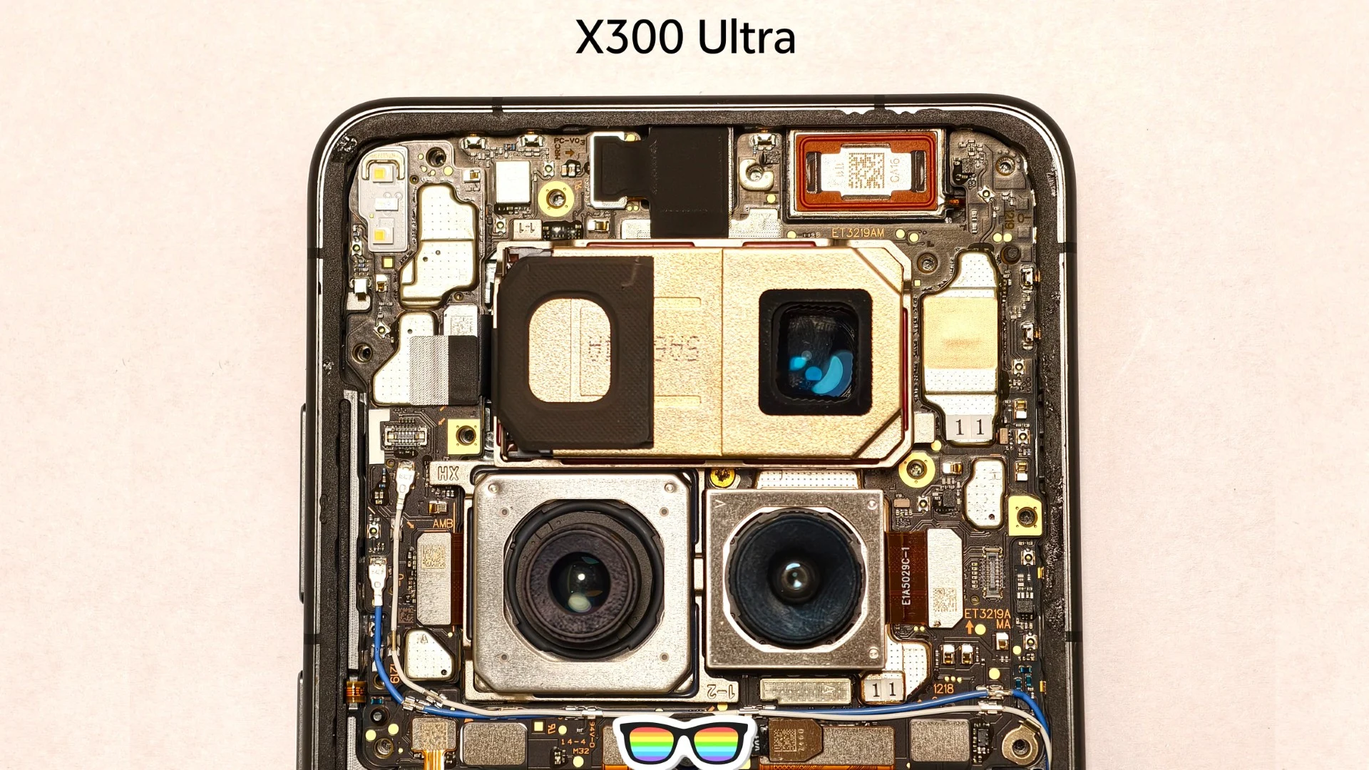 Vivo X300 Ultra: Top Ultrawide Lens with Zeiss Camera System