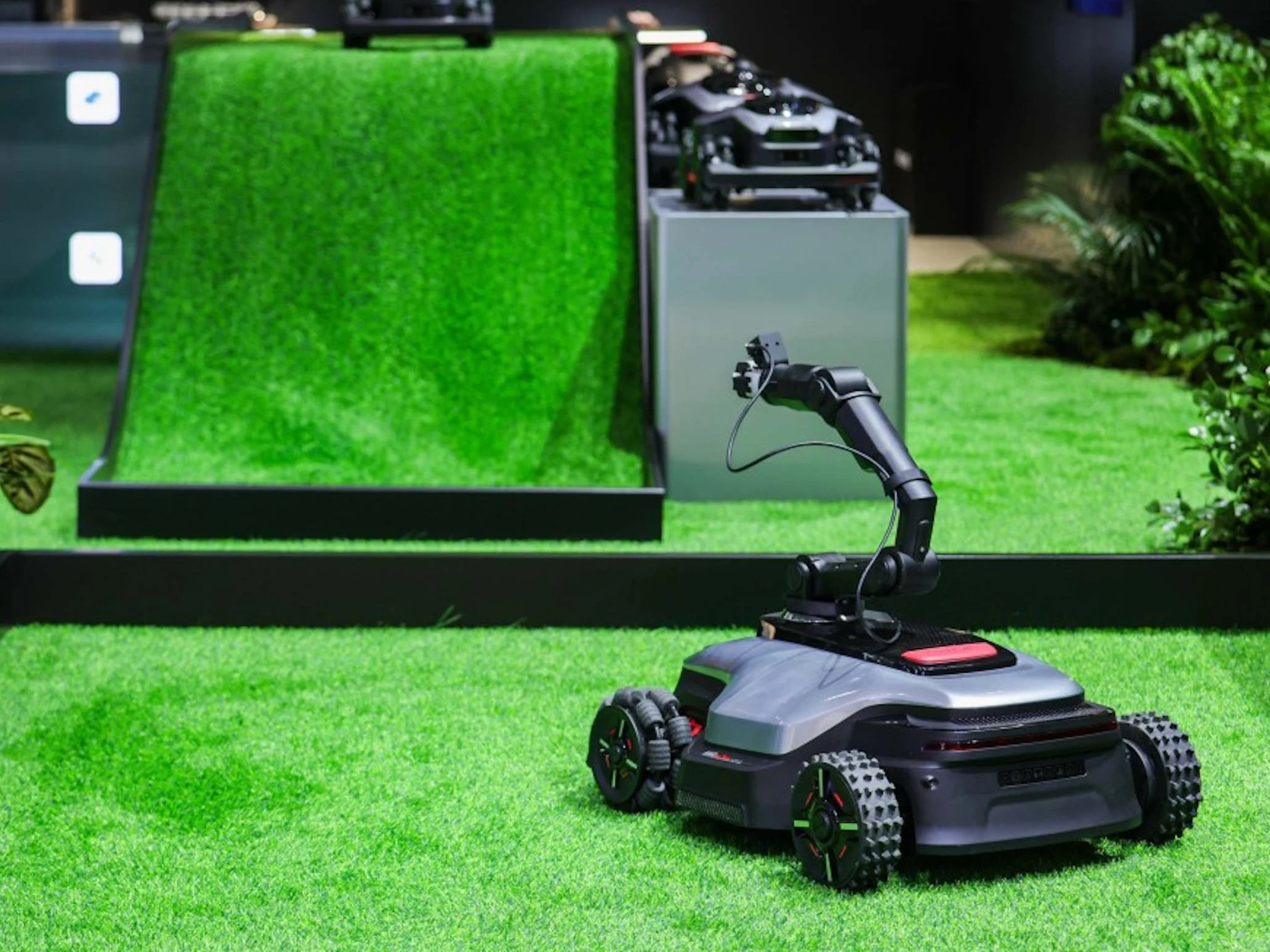 Dreame Apex: Next-Gen Robot Mower for Watering and Garden Care