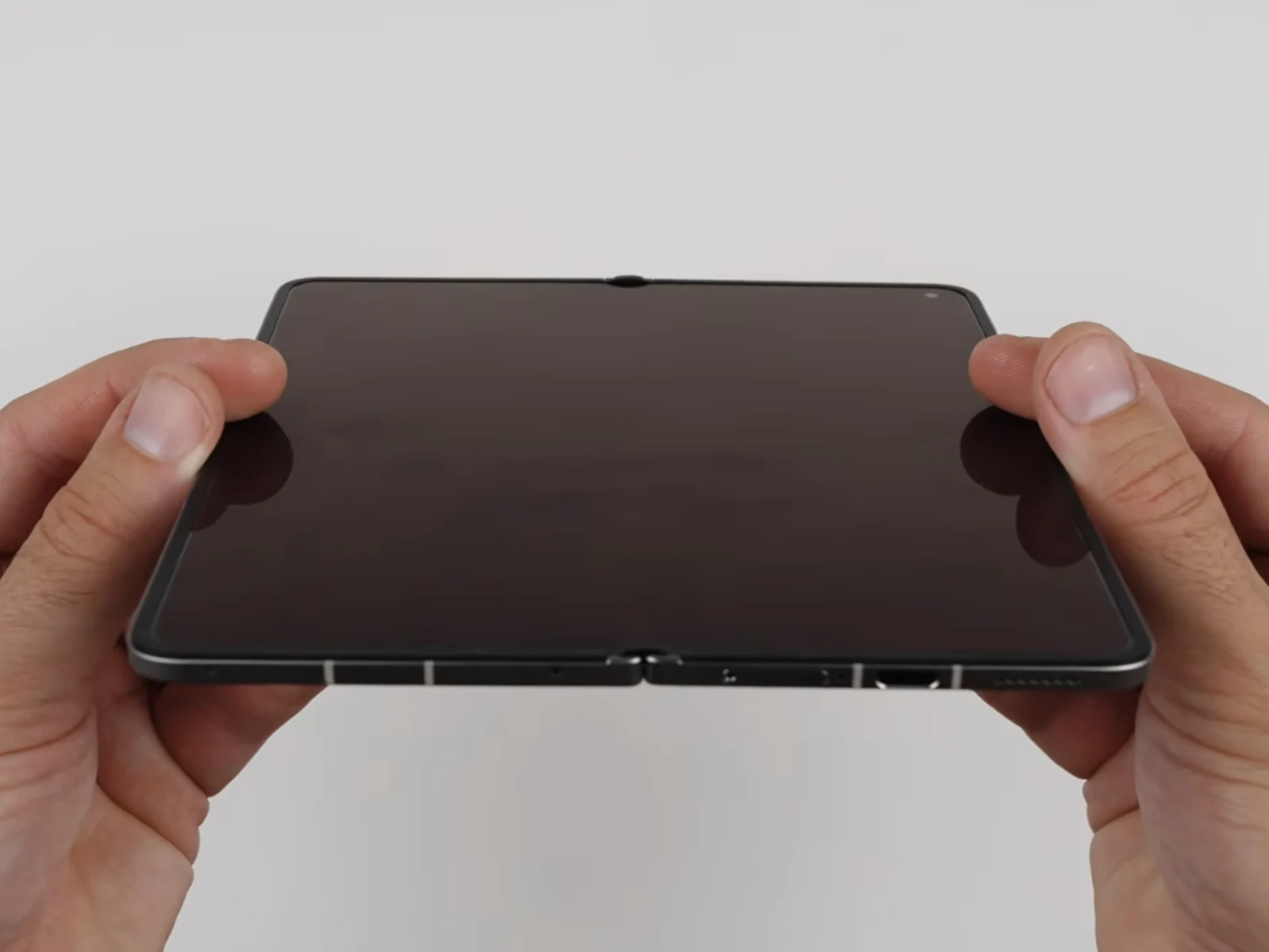 Find N6: Sneak Peek at Ultra-Premium Foldable with Hidden Crease