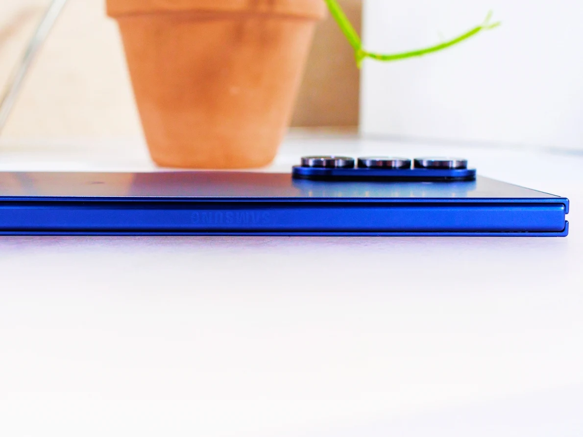 Samsung’s New Display Tech for Galaxy Z Fold 8 and iPhone Fold