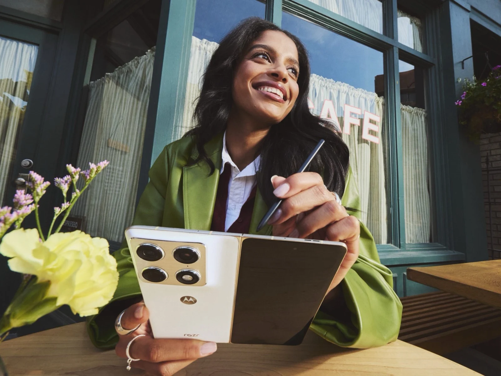 Motorola Reveals Prices for New Ultra-Premium Foldable Phone