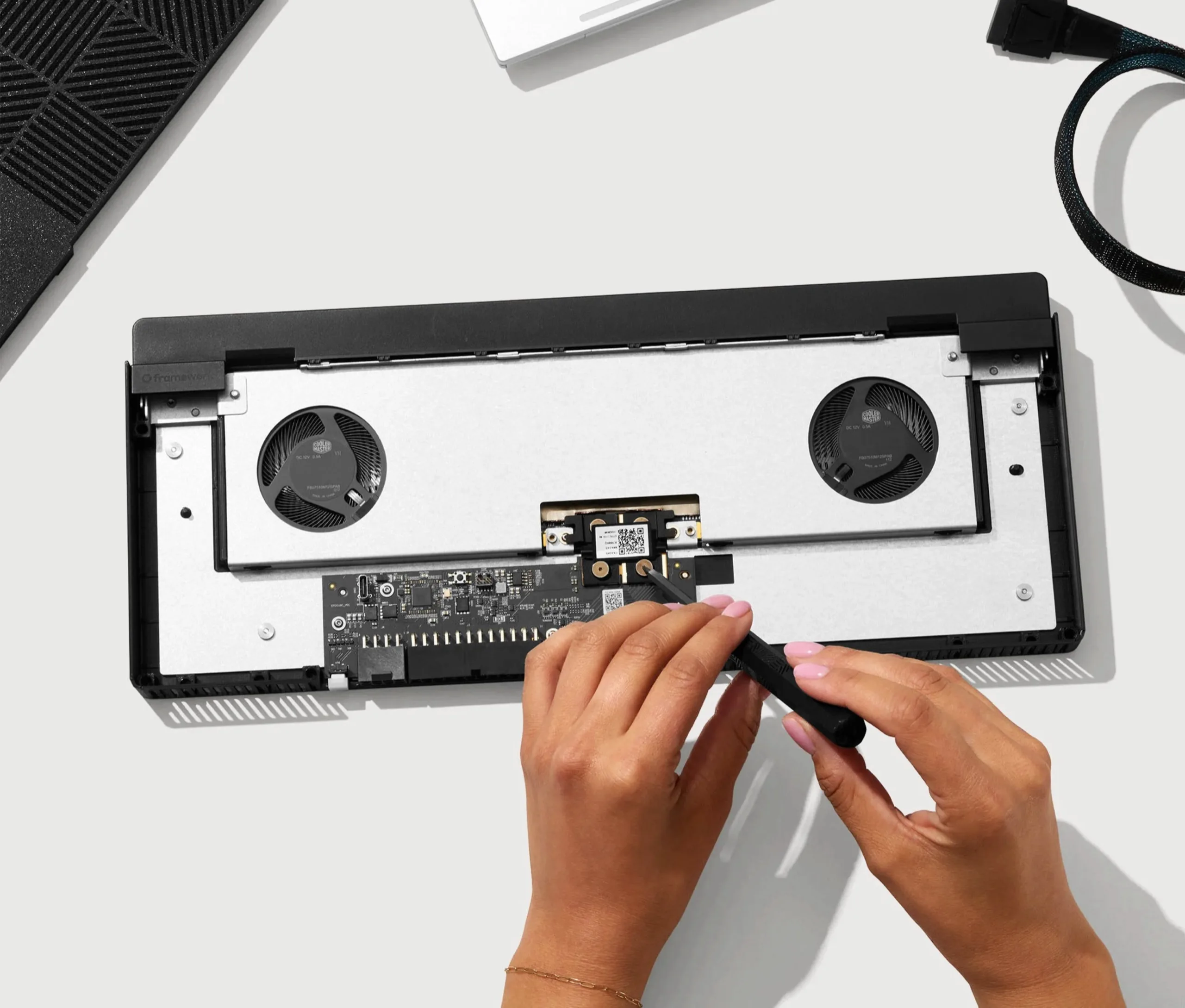 Framework’s First eGPU Connects Laptop and Desktop GPUs Using OCuLink